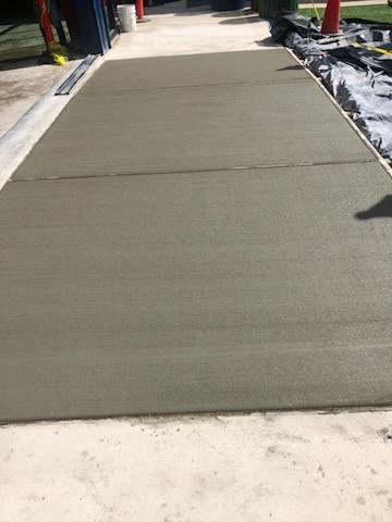 Commercial concrete sidewalk pour